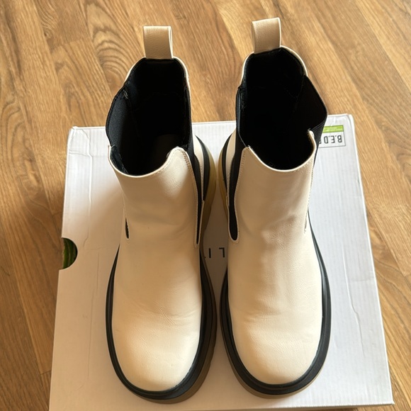 call it spring | steviie boots - Picture 3 of 6